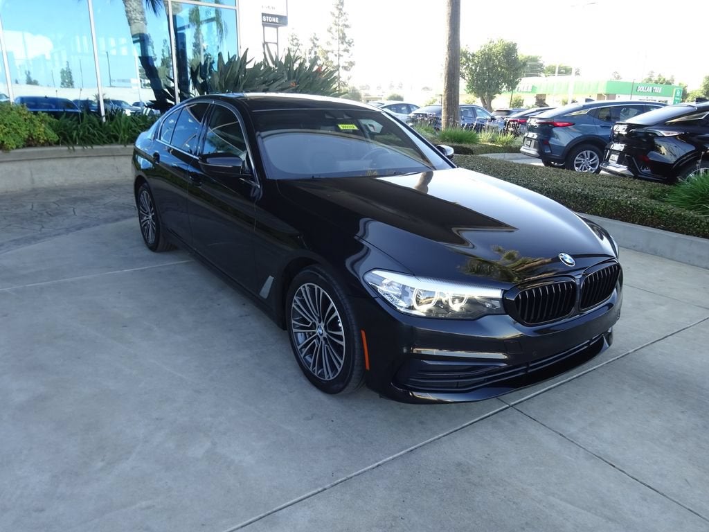 2019 BMW 530i 530i in Black — front three-quarter view